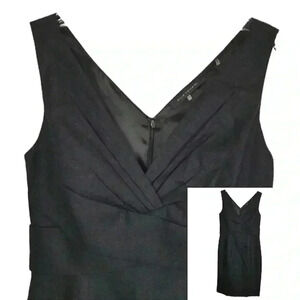 Elie Tahari Sleeveless black Wool Dress V Neck Lined back slit size 6